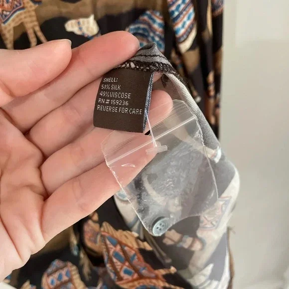 J. McLaughlin Darcey Silk Blend Button Front Blouse - Camel Print - Small - NWOT - Picture 6 of 13